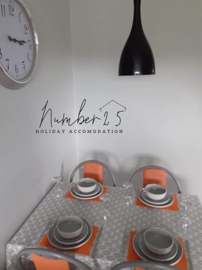 Number 25 Self Catering Apartments Ederney Ardess Екстер'єр фото