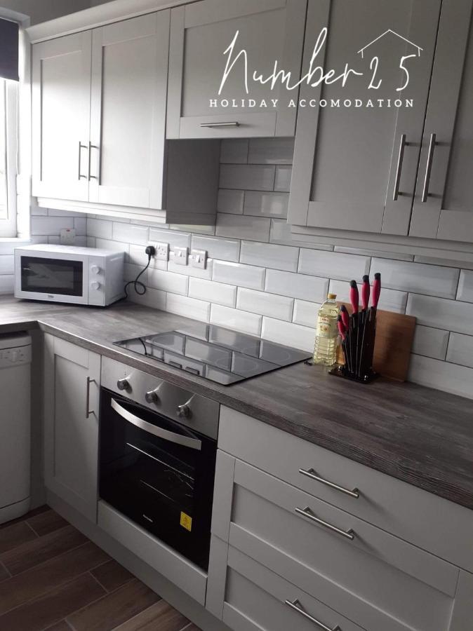 Number 25 Self Catering Apartments Ederney Ardess Екстер'єр фото